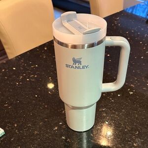 Stanley 40 oz. Quencher H2.0 FlowState Tumbler fog